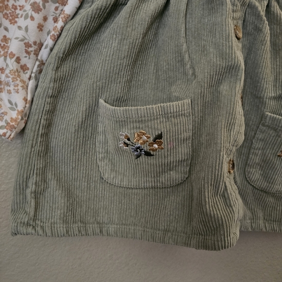 Daisy Fuentes Green Matching Set with Cuoduroy Dress Floral Long Sleeve Tee - Picture 11 of 13